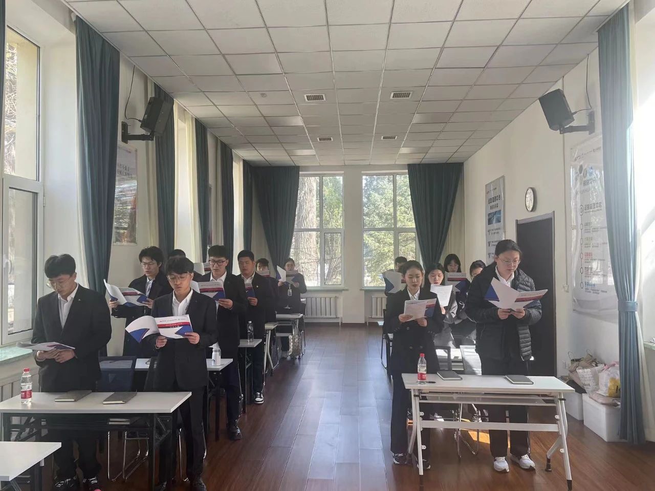 学习新知识，感悟新内涵——老街腾龙集团、温泉集团、公服集团新生培训迎来阶段性成果
